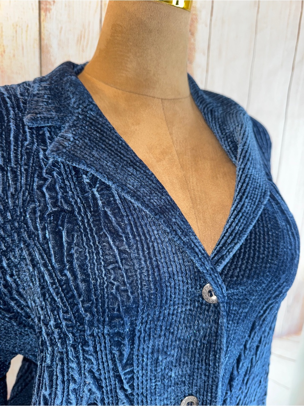 Chico’s Velour Cardigan Sweater, Blue Textured, Button Up, Pockets, Sz 3 -XL 16 - Picture 3 of 11